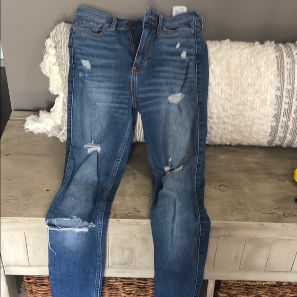 Hollister Hi Rise Jeans - Picture 4 of 8